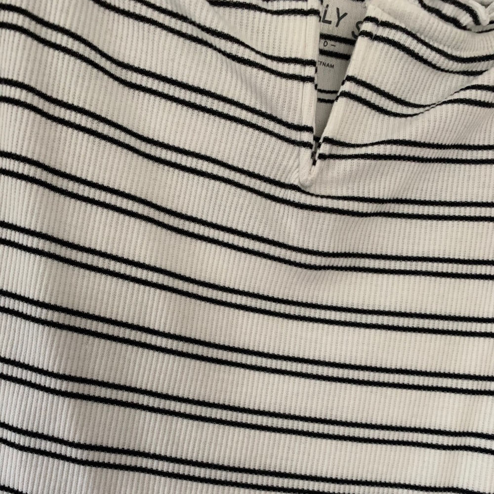 Striped Ruffle Tee - Picture 4 of 5